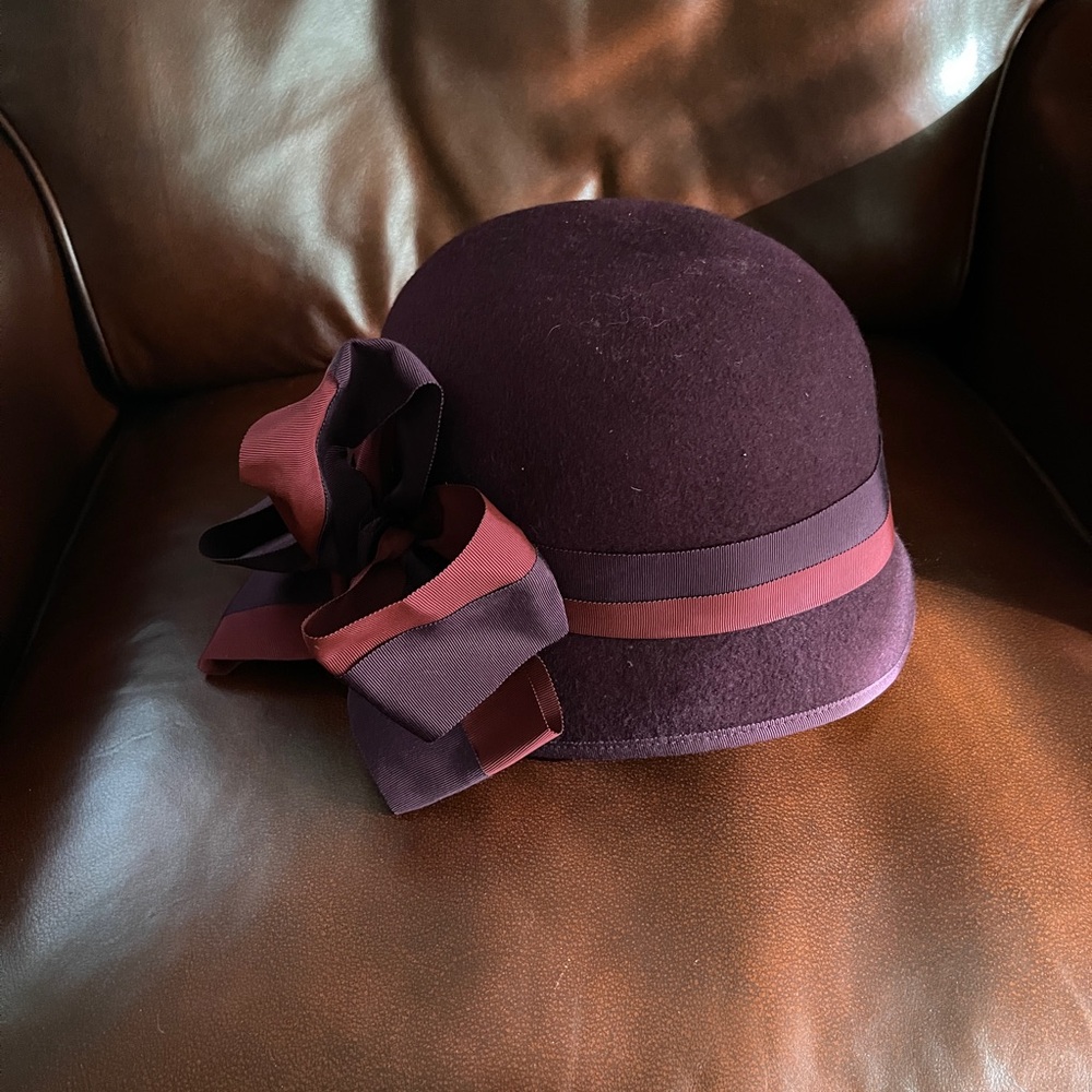 Vintage Plum wool felt cloche with bow